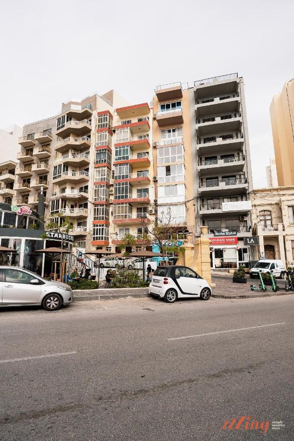 Scenic Seafront Duplex Apartment In Sliema Kültér fotó