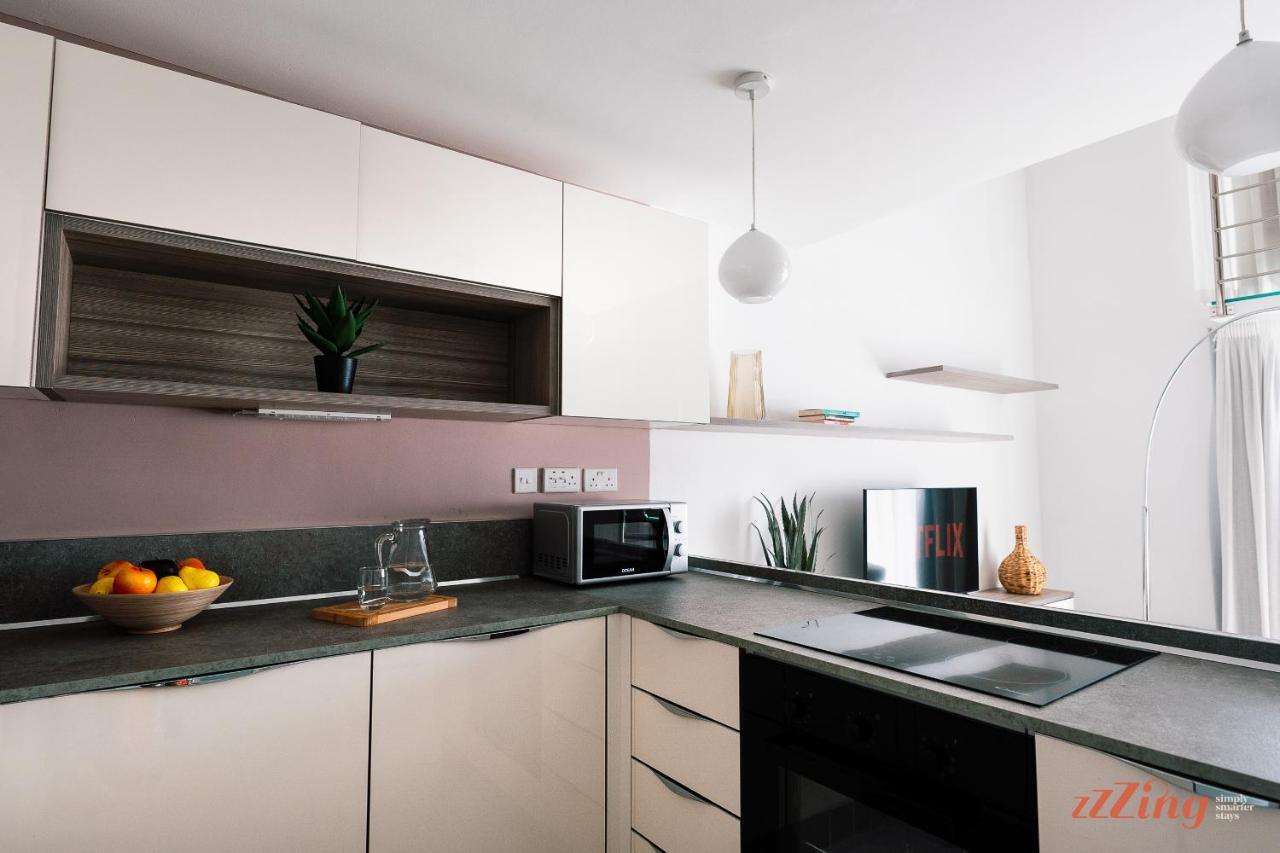 Scenic Seafront Duplex Apartment In Sliema Kültér fotó